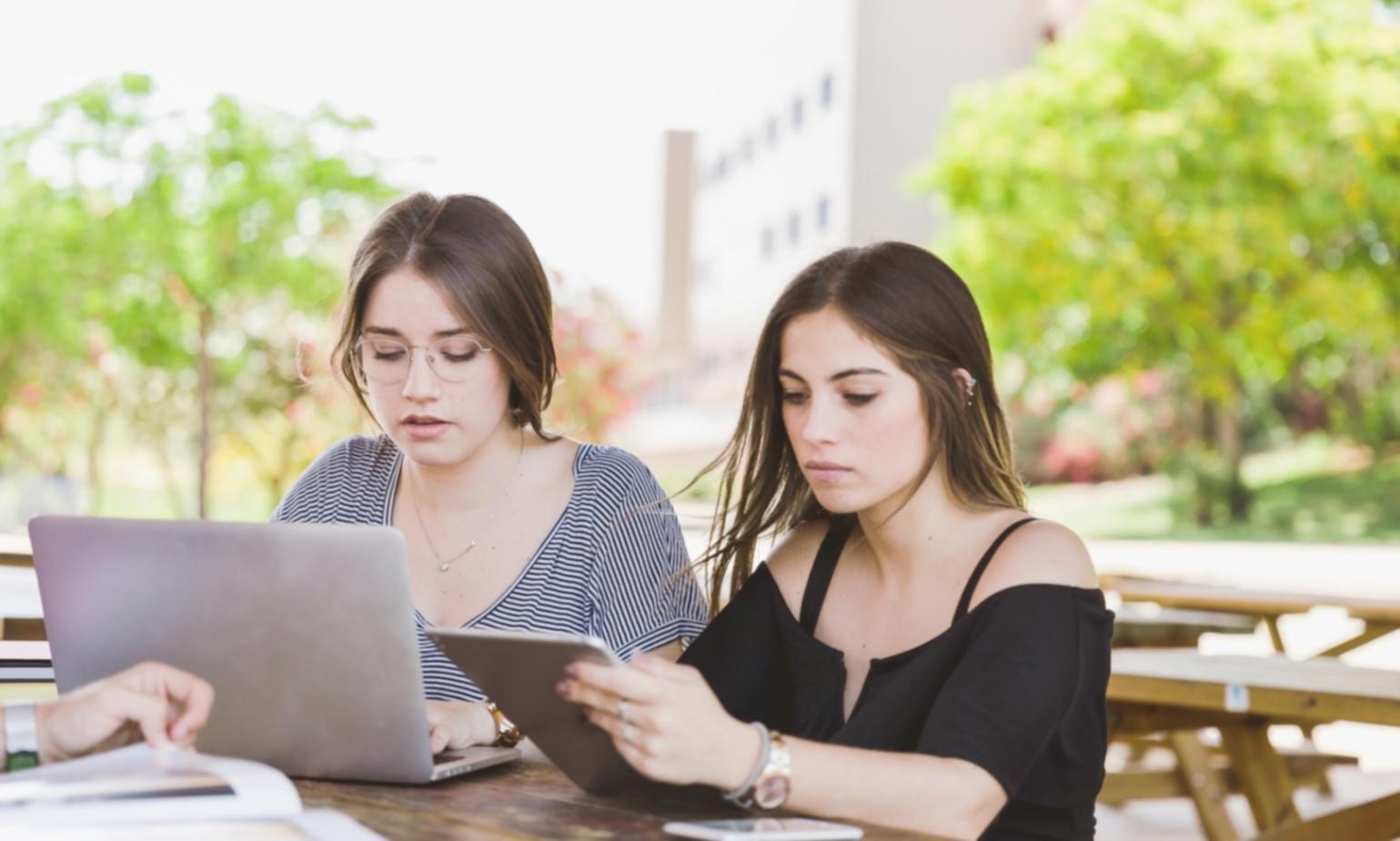 Kelarivoxen Büro in Berlin - professionelle Lernumgebung für Finanzbildung